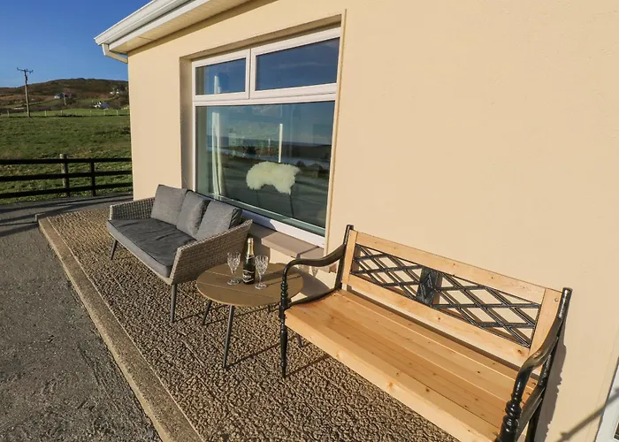 Castle Demesne House Hébergement de vacances *